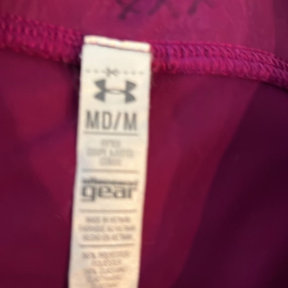 Women’s UNDER ARMOR WORKOUT CAPRIS ❤️💜💜 Excellent condition… - Picture 4 of 6